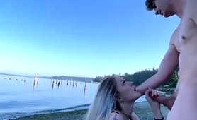 lovely-amateur-blonde-teen-giving-blowjob-on-the-beach