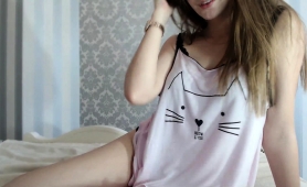 beautiful-amateur-teen-flaunts-her-sweet-curves-on-webcam