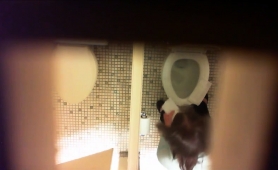 Hidden Cam Voyeur Spying On Amateur Ladies In The Toilet